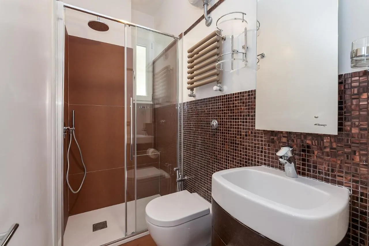 Aletheia Elite - Elegant 2 Br Daire Roma